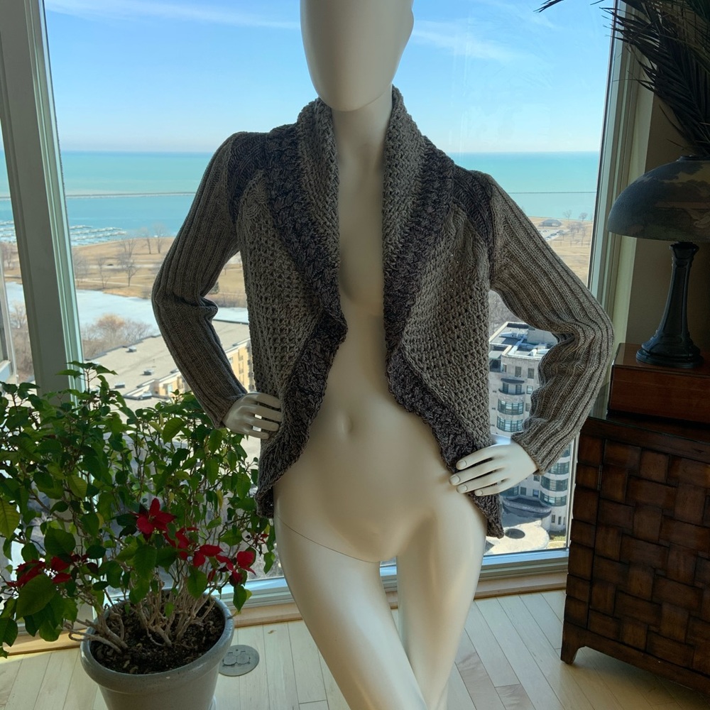 Unique Cabi neutral-colored sweater - Picture 2 of 5